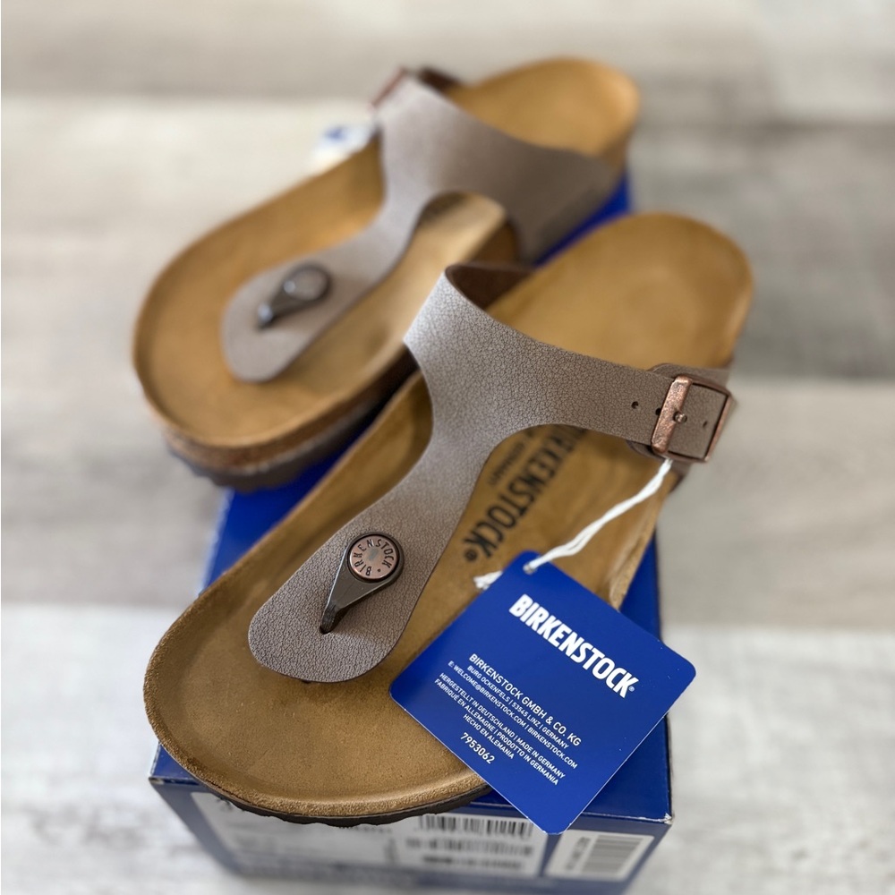 NWT Women’s Birkenstock Gizeh Mocca Brown Sandals Size 6